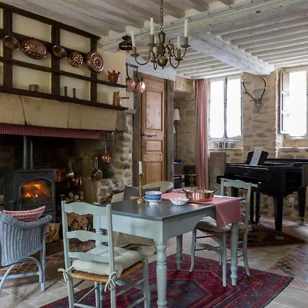 بيت ضيافة Tanquerey De La Rochaisiere 3*