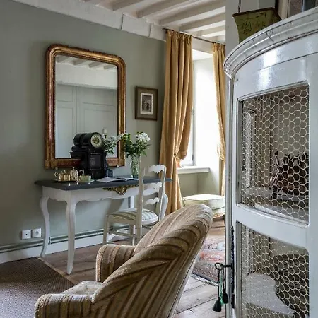 Tanquerey De La Rochaisiere Guest house *