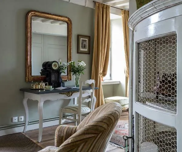 Tanquerey De La Rochaisiere Guest house 3*